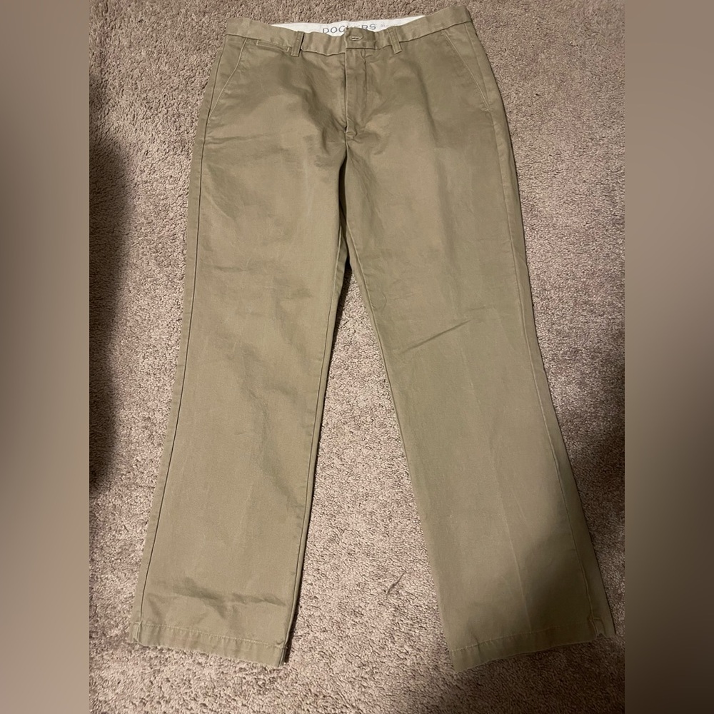 Dockers Men's Tan Chinos